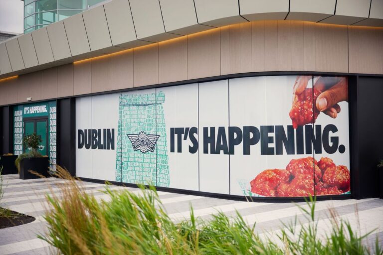 Wingstop’s iconic flavour lands in Ireland: the brand’s first Irish restaurant opens at Liffey Valley, Dublin