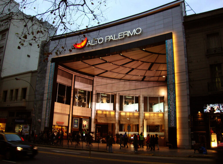 The North Face Reopens its Alto Palermo Unit