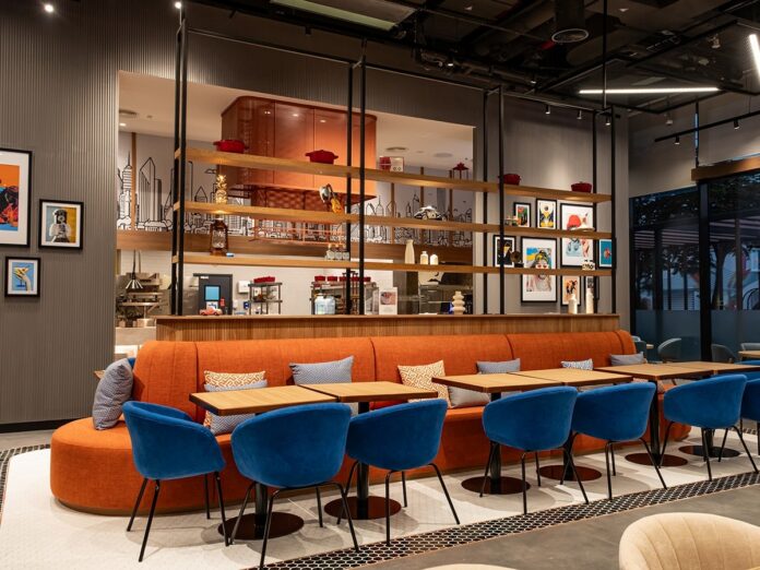 Arcade-Eatery-Bar-Aloft-Me-aisem