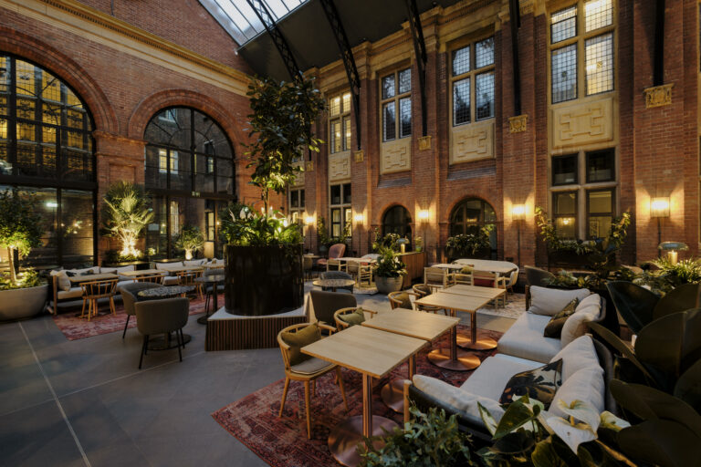 Oz & Isle Opens in Cambridge