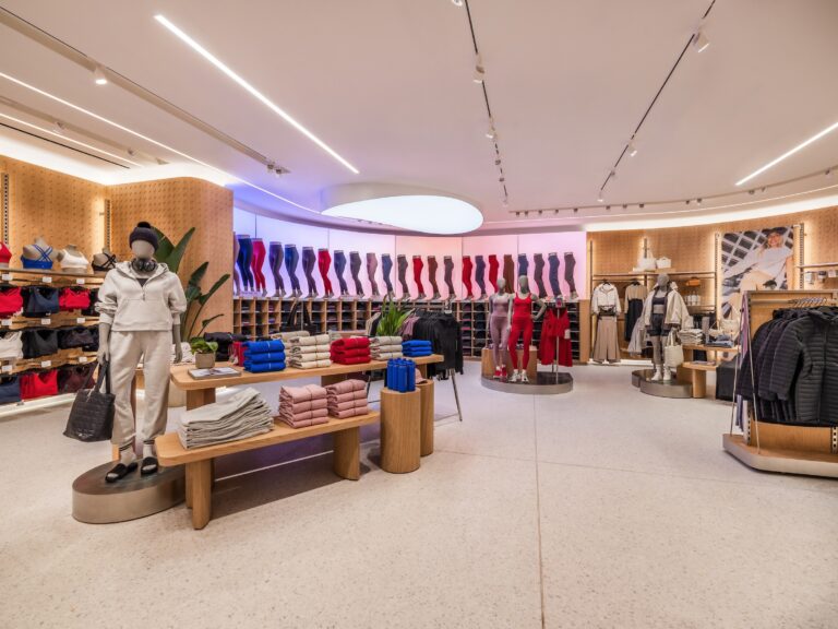 lululemon to Double Trafford Centre Space