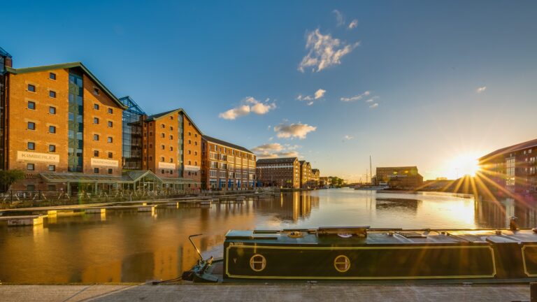 Macron Signs up at Gloucester Quays