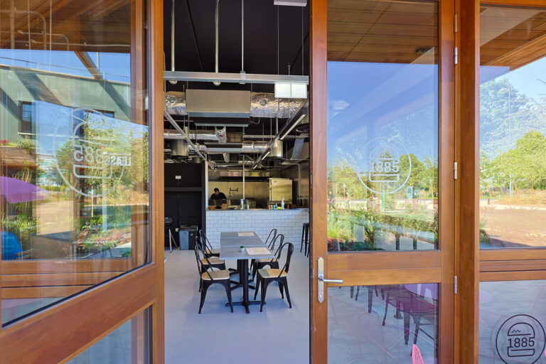 1885 Burgers Lands at Signal Yard