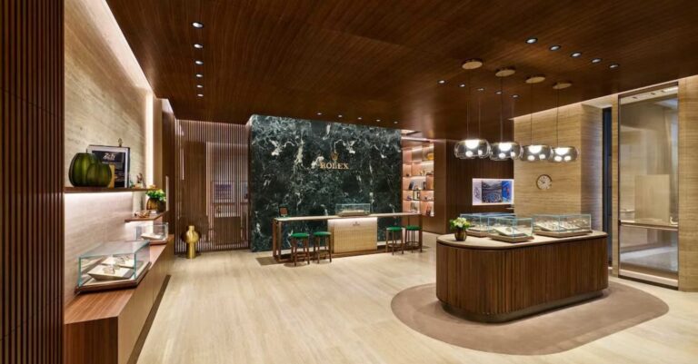 Rolex Unveils New Boutique
