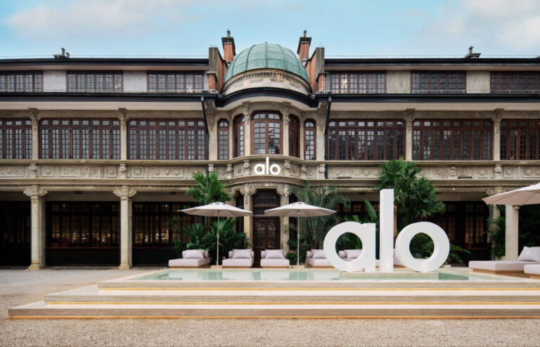 ALO Arrives in Mainland China